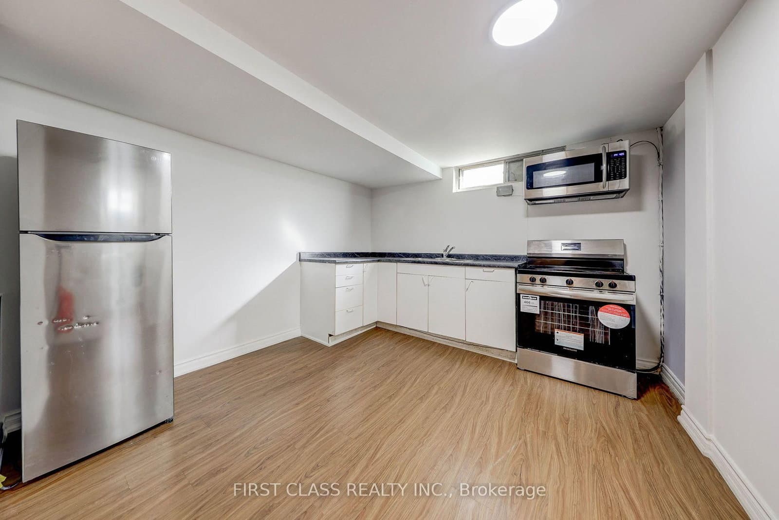 214 Linden Avenue, Unit Basement - Image 6