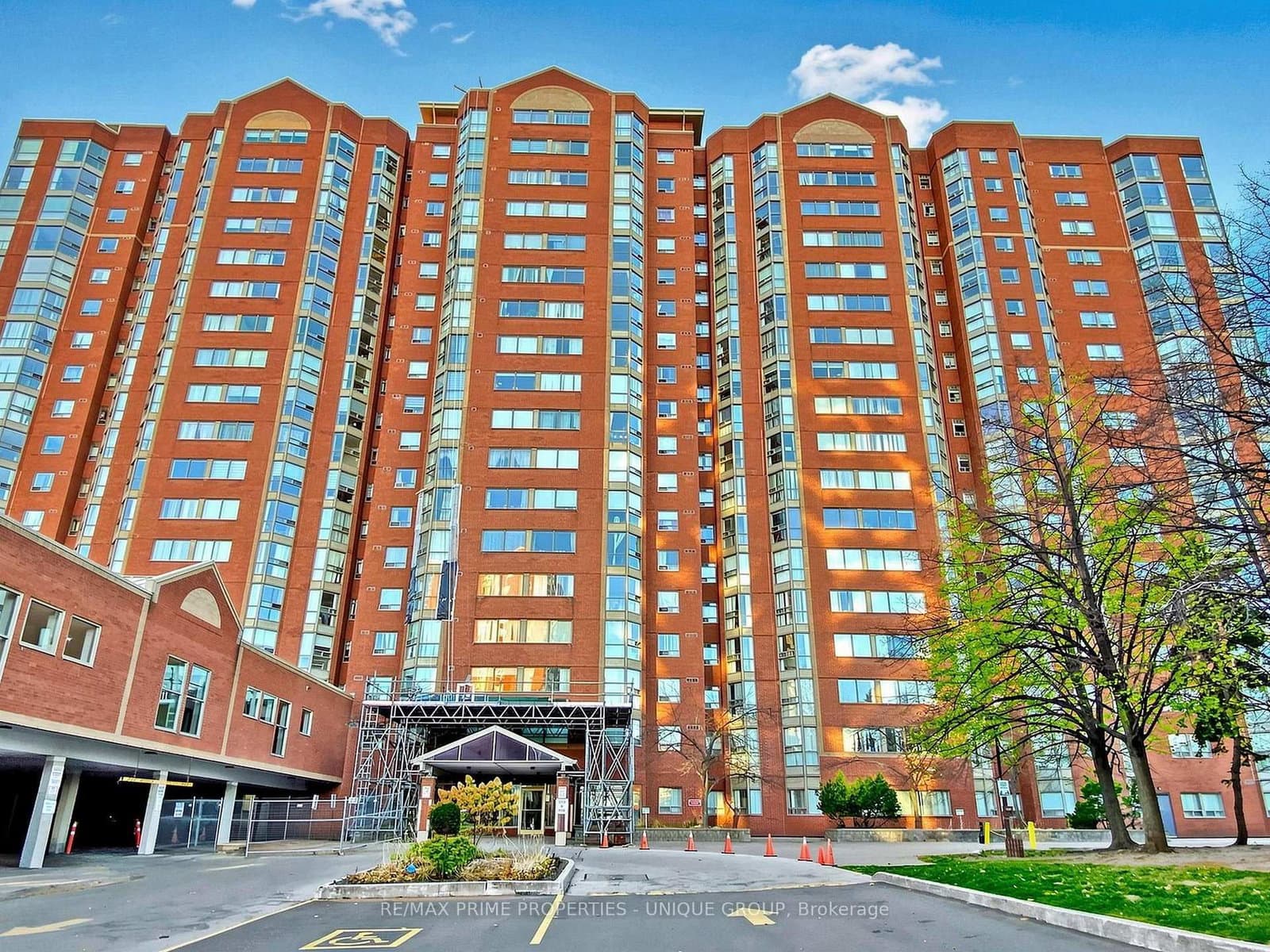 #Ph12 - 2460 Eglinton Avenue E