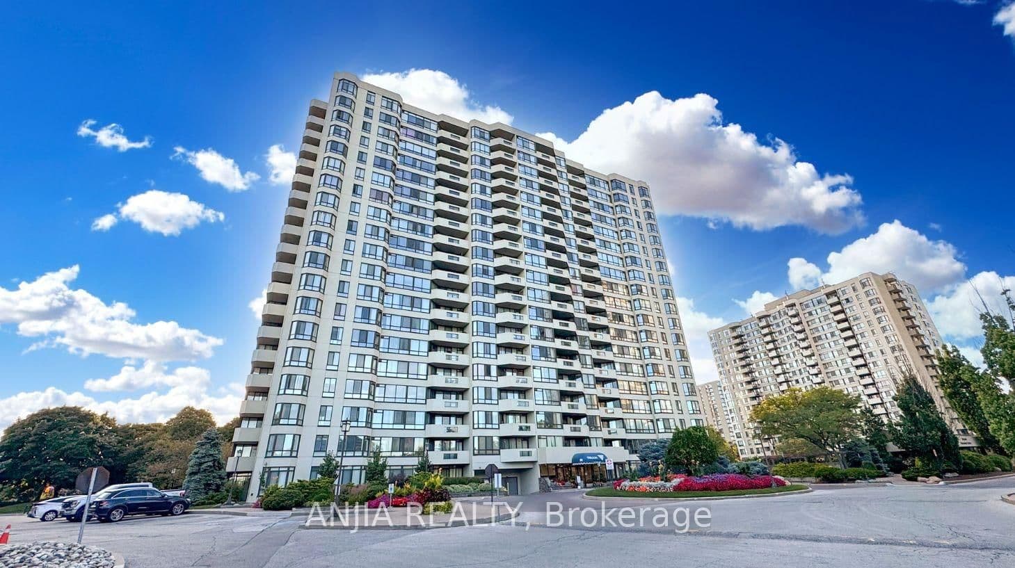 #401 - 255 Bamburgh Circle