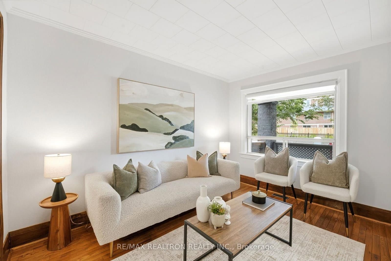 1056 Woodbine Avenue W - Image 5