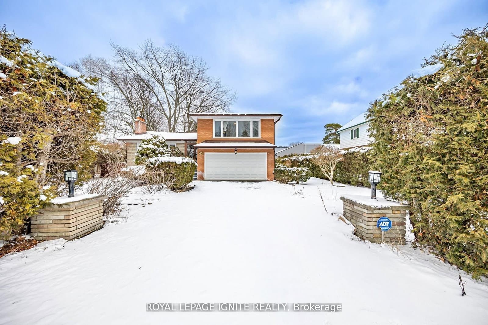 83 Deep Dene Drive, Unit Main - Image 1