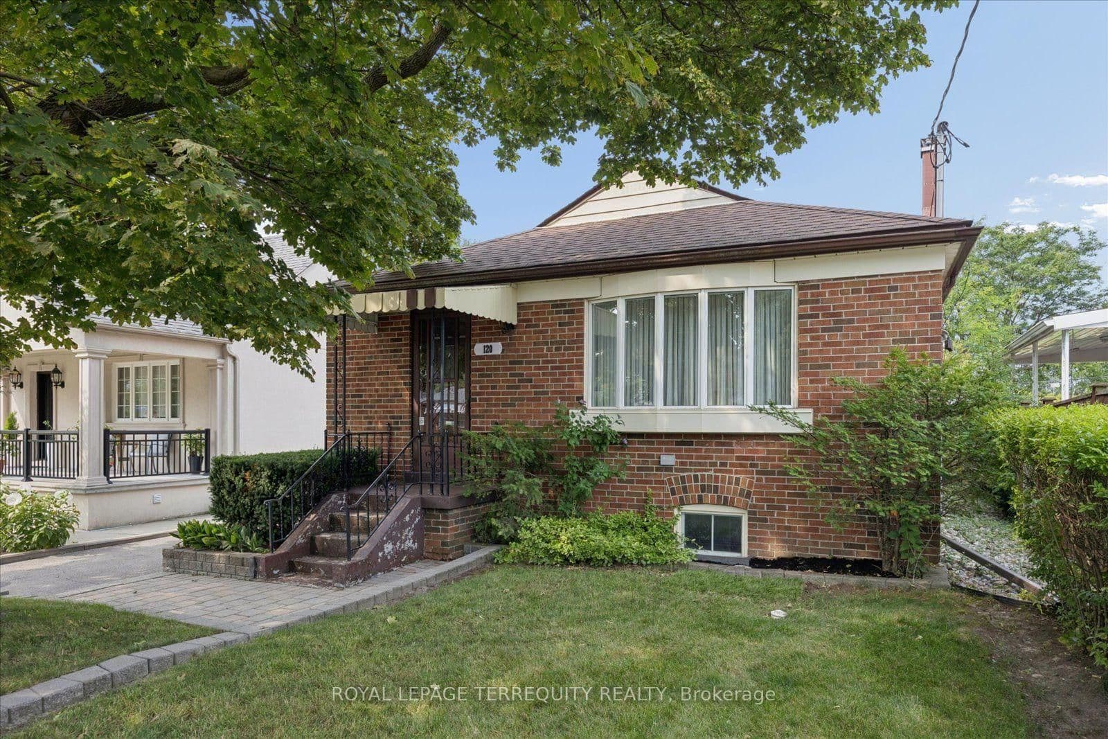 120 Ellington Drive - Image 1