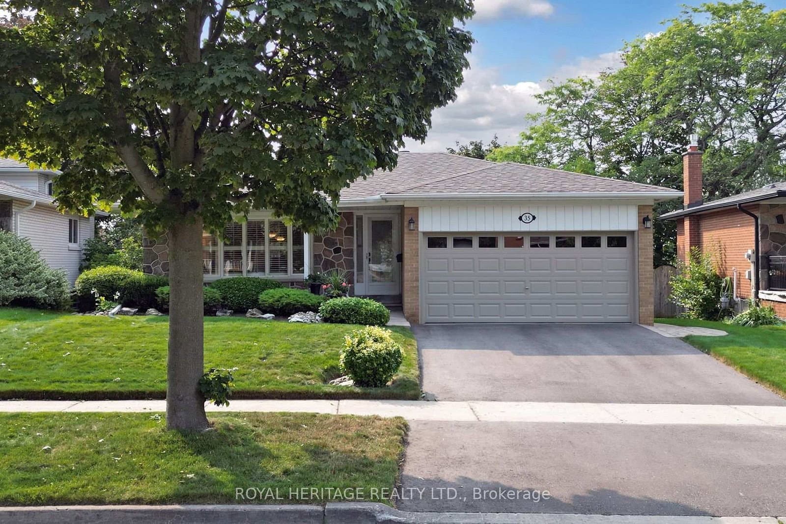 35 Langevin Crescent - Image 4