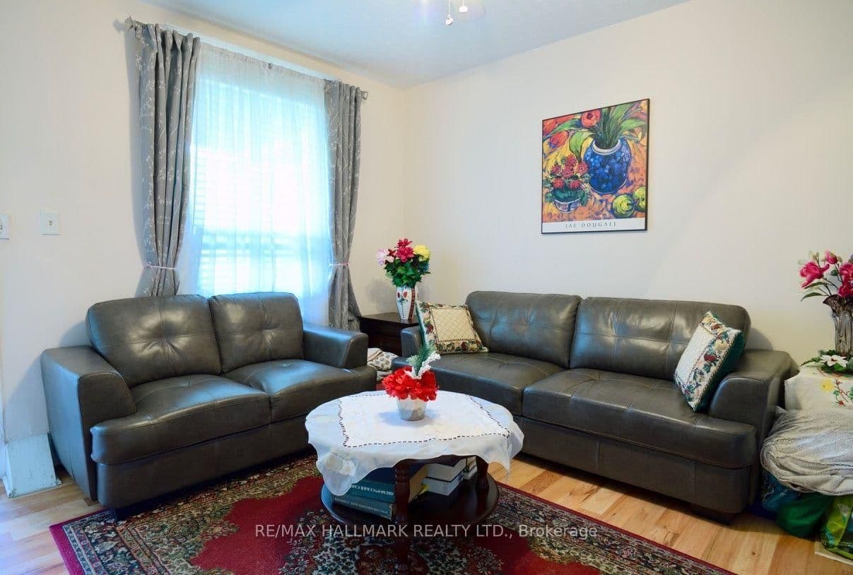 47 Dentonia Park Avenue - Image 2