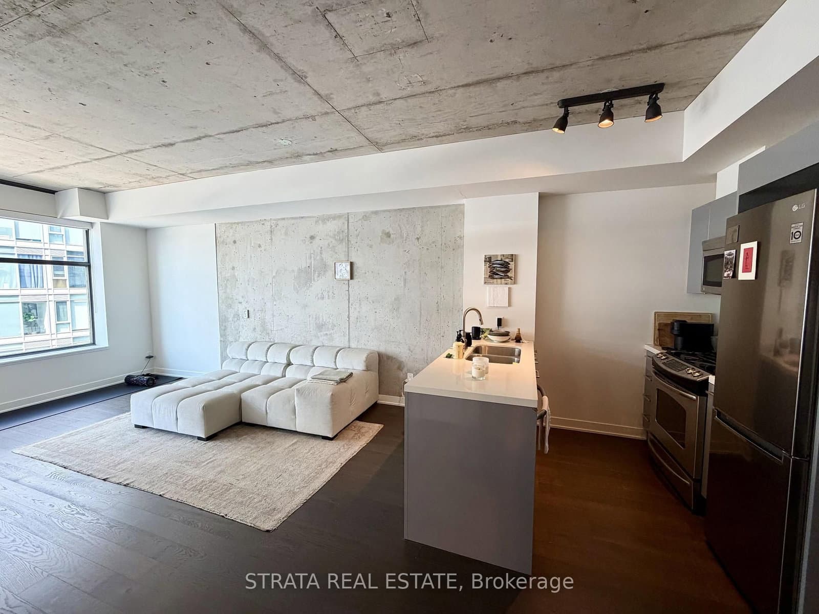 1201 Dundas Street E, Unit 606 - Image 2