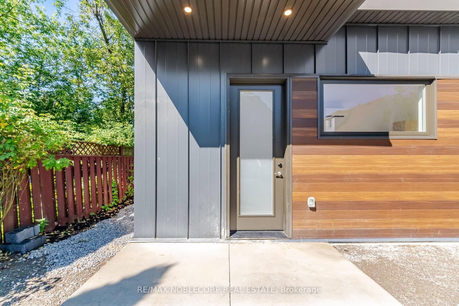 6 Evandale Road, Unit Garden Suite - Image 3
