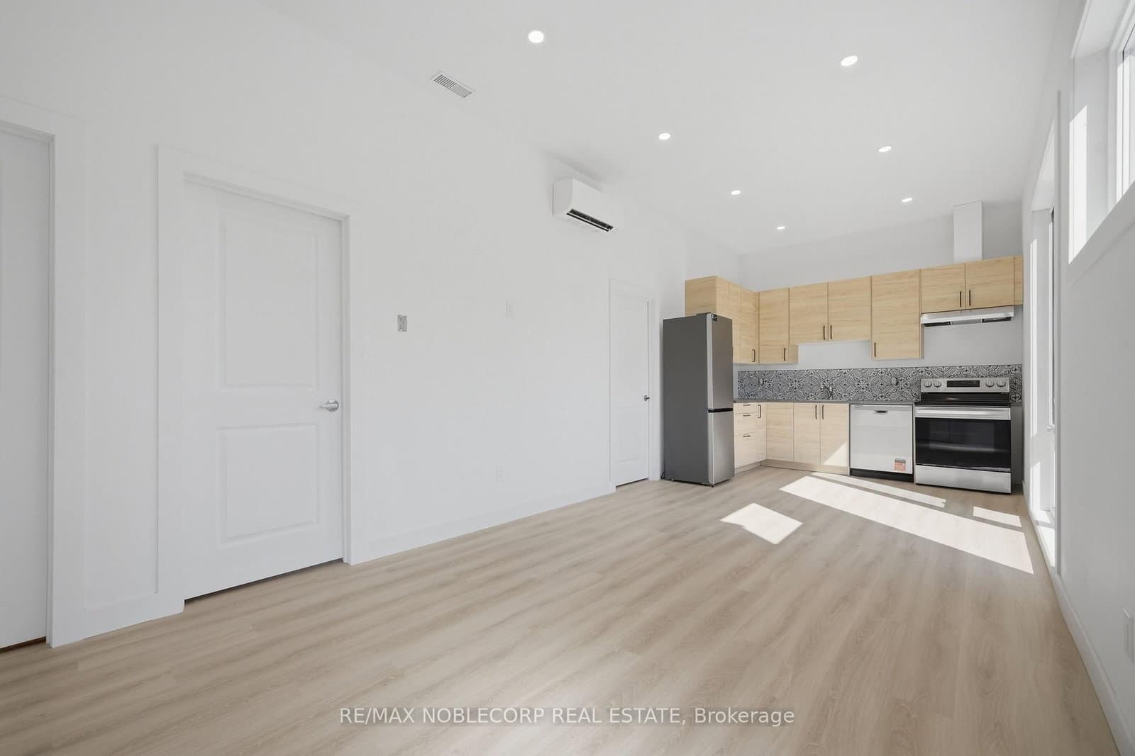 6 Evandale Road, Unit Garden Suite - Image 5