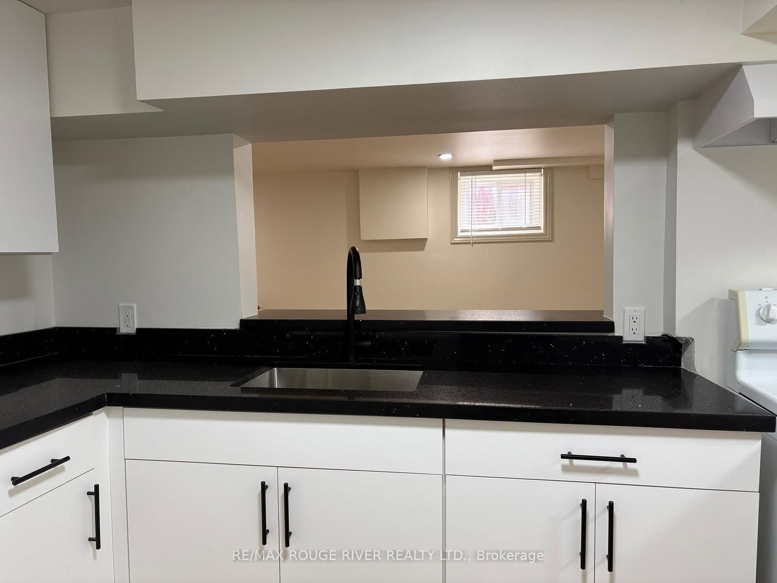 121 Lupin Drive, Unit 2, Lower - Image 6