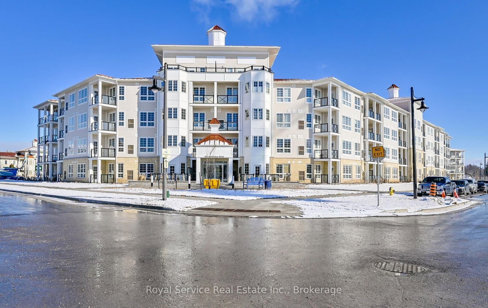 50 Lakebreeze Drive, Unit 125 - Image 1