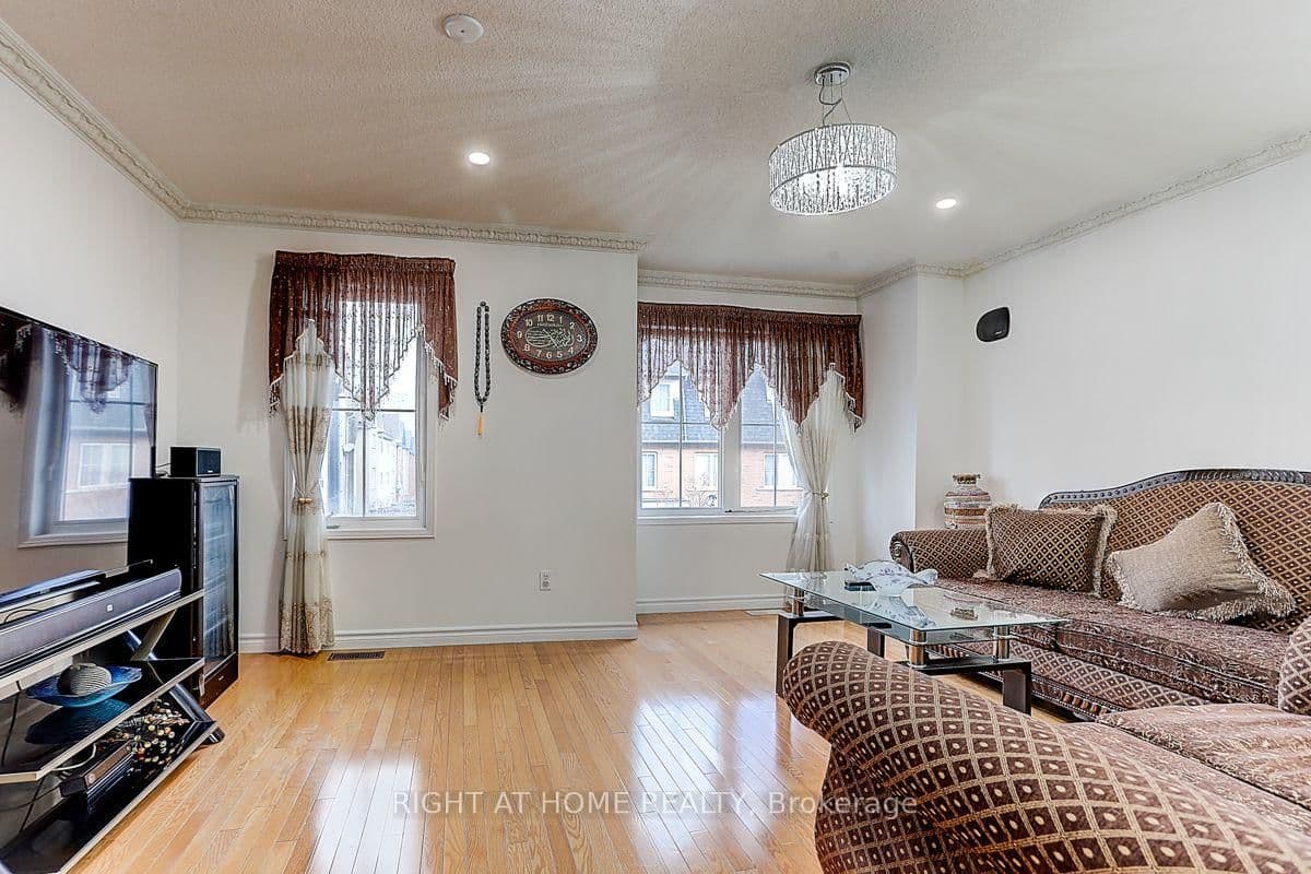 16 Pat Brook Terrace - Image 6