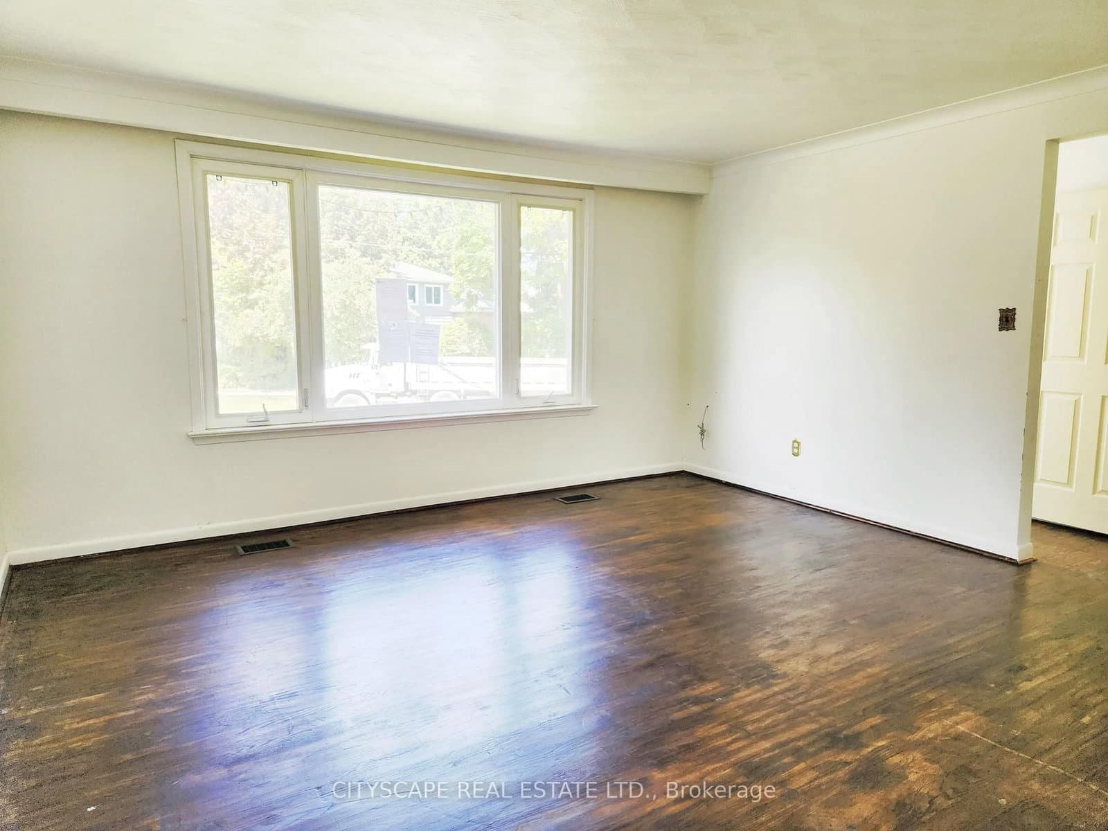 23 MANORWOOD Road - Image 6
