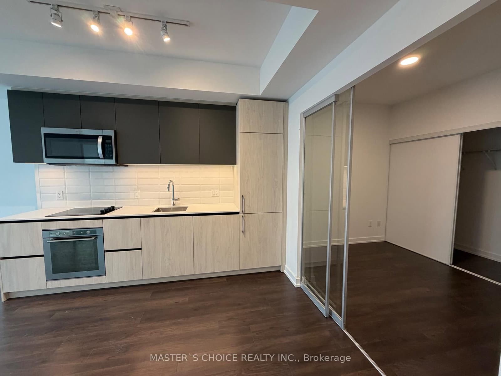 150 logan Avenue, Unit 323 - Image 6