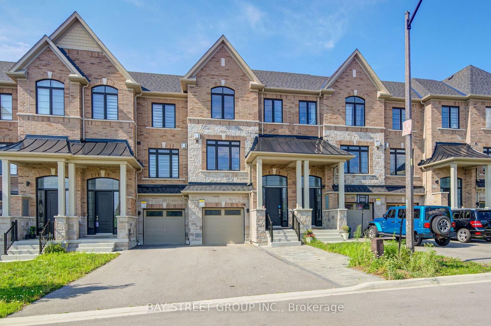 36 Elkington Crescent - Image 1