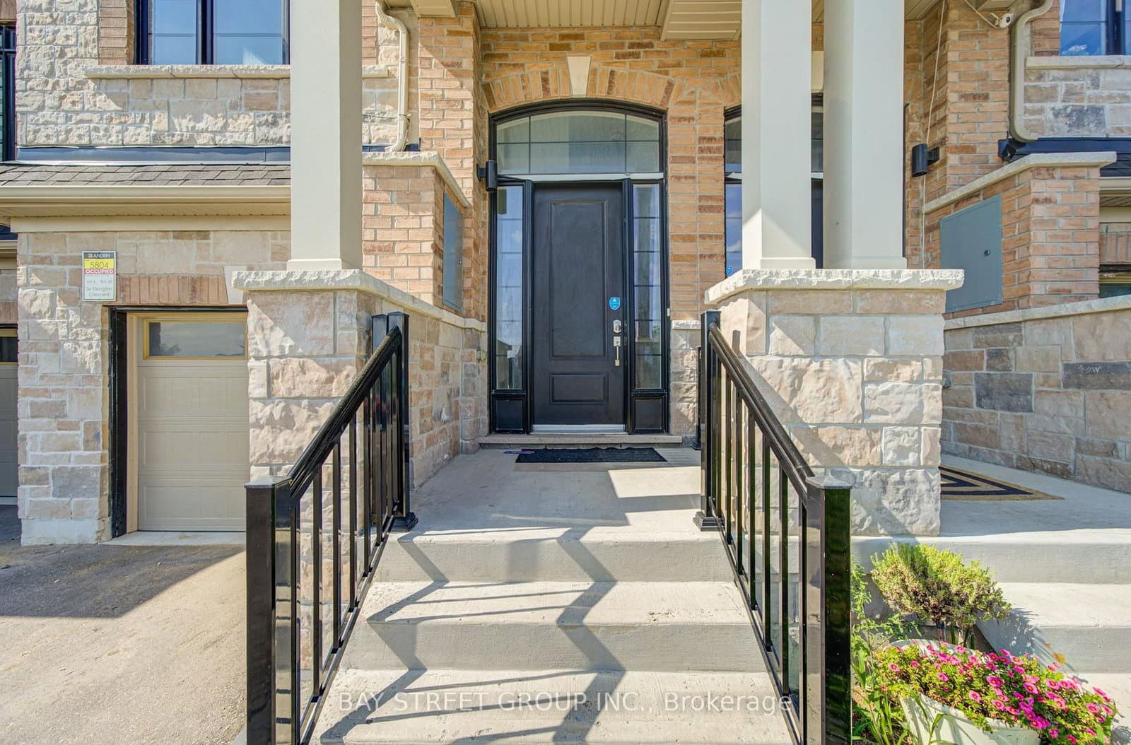 36 Elkington Crescent - Image 2