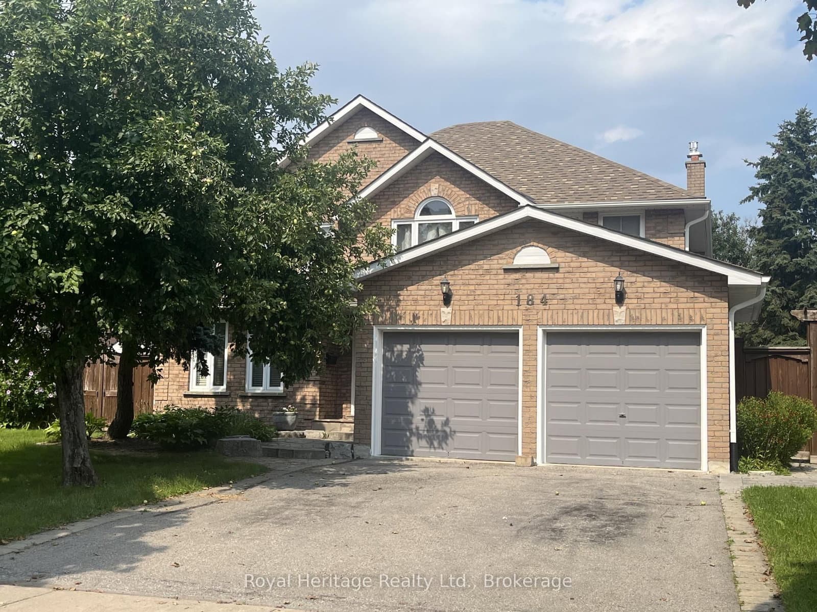 184 Lake Drive Way W - Image 1