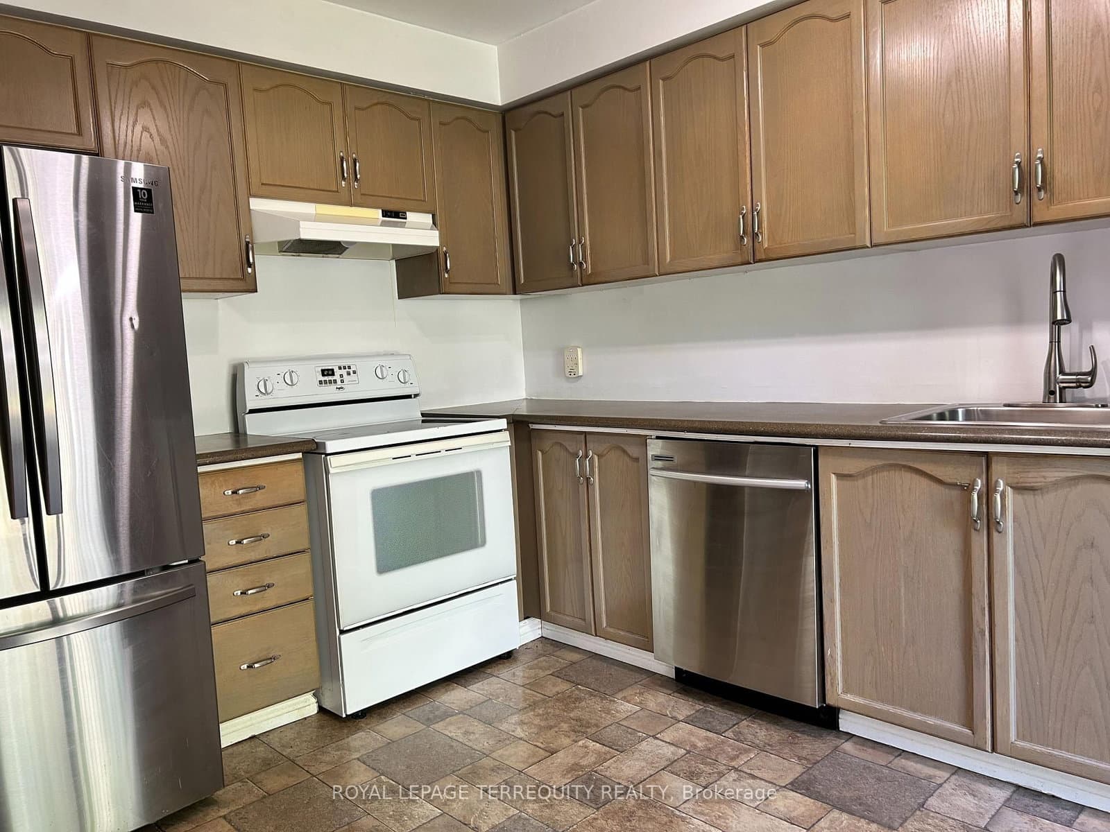 129 Trewin Lane - Image 2