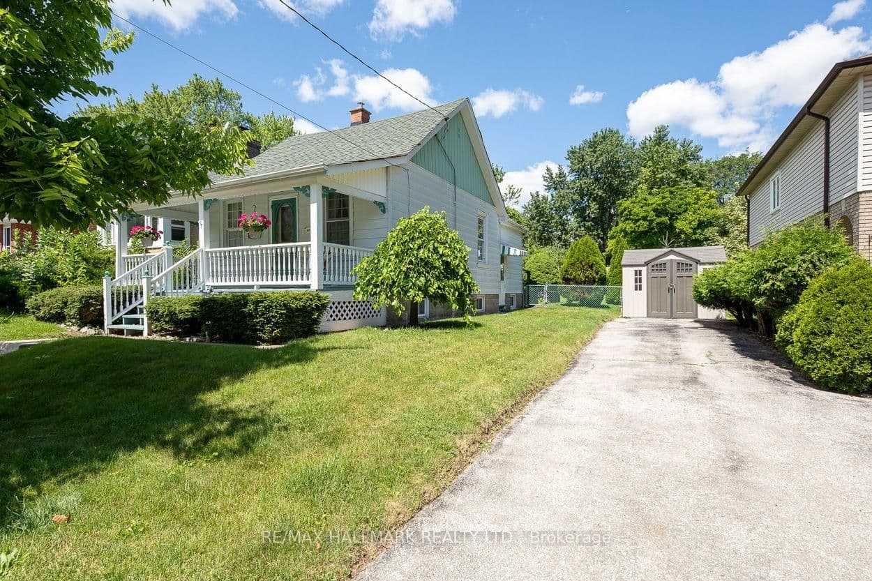 40 Pinegrove Avenue - Image 2