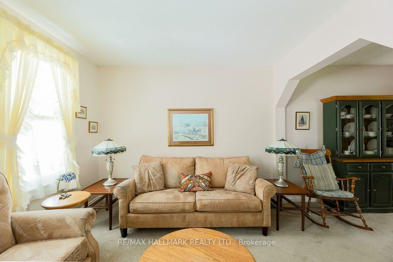 40 Pinegrove Avenue - Image 4