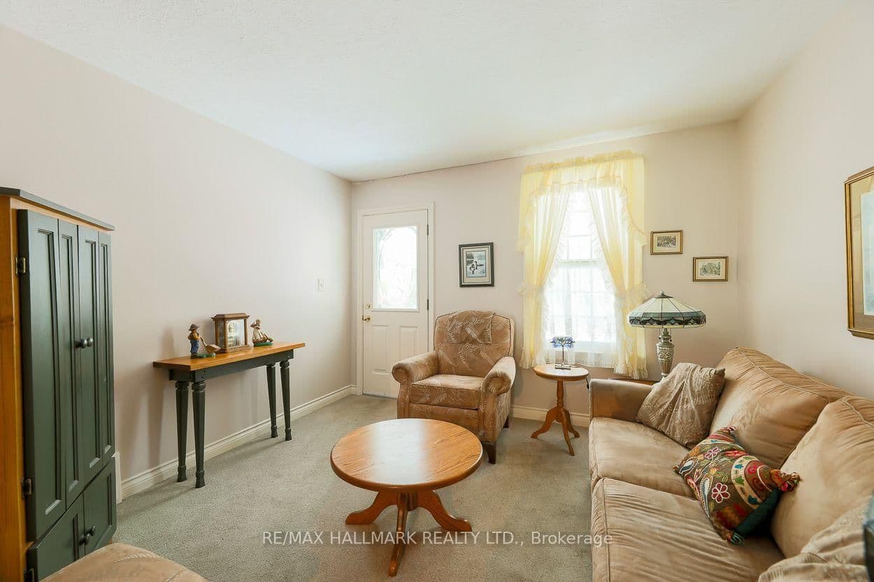 40 Pinegrove Avenue - Image 5
