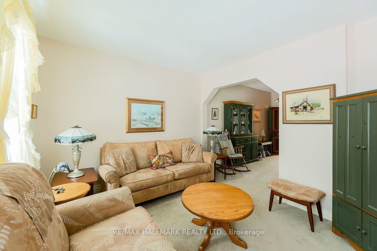 40 Pinegrove Avenue - Image 6