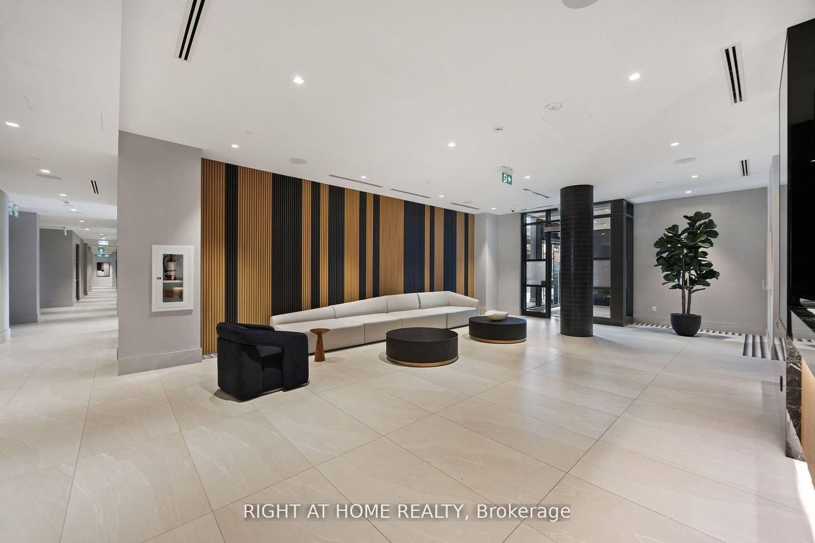 2545 Simcoe Street N, Unit 1131 - Image 4