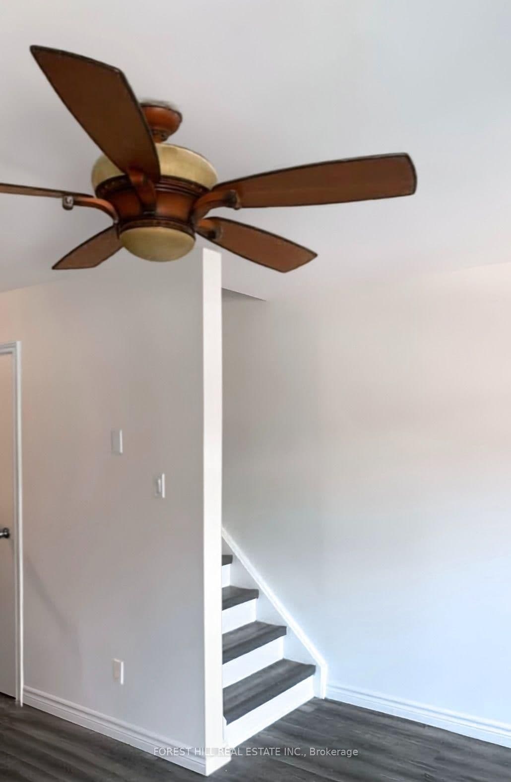 422 Danforth Avenue, Unit B - Image 4