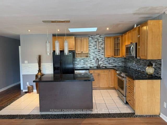 840 Danforth Road, Unit Upper - Image 4