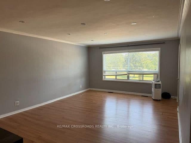 840 Danforth Road, Unit Upper - Image 6