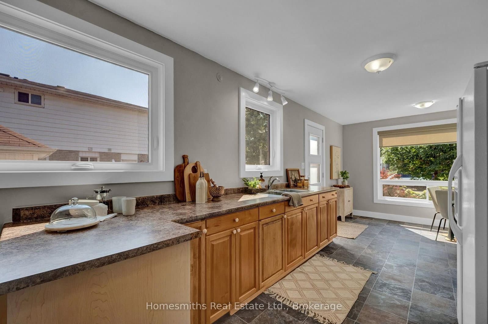 44 Loscombe Drive - Image 6