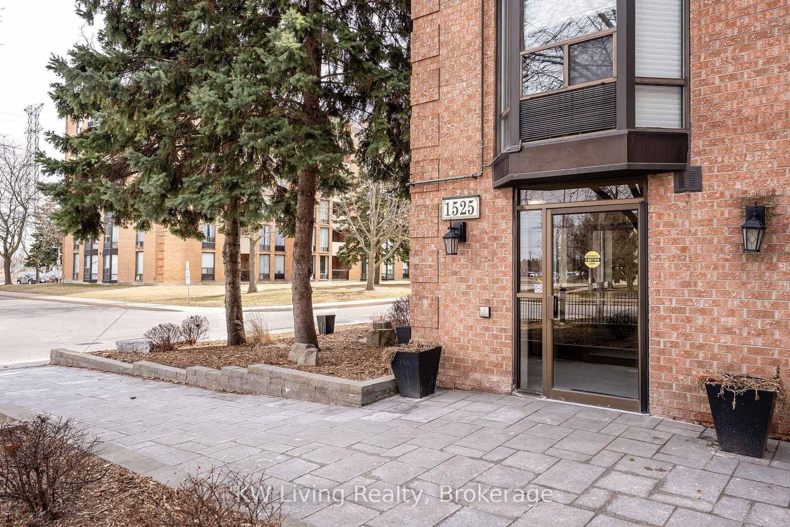 1525 Diefenbaker Court, Unit 402 - Image 6