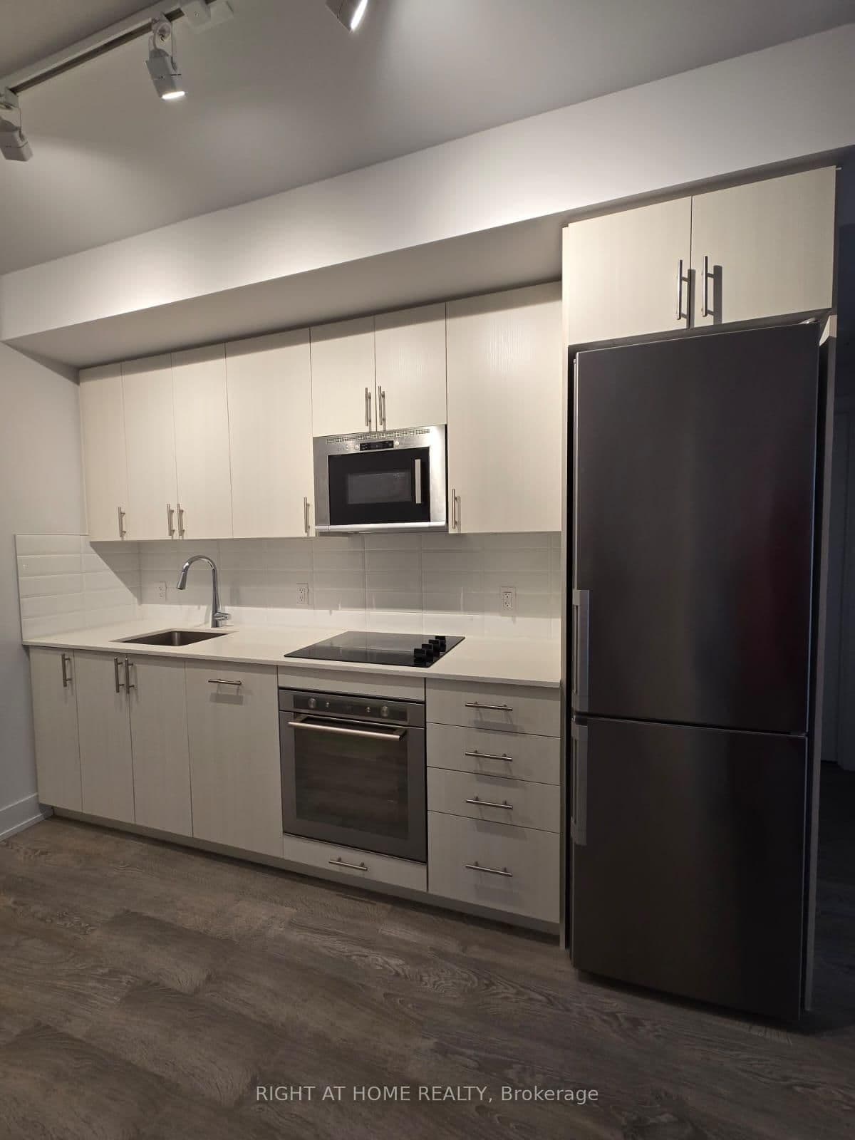 2550 Simcoe Street N, Unit Unit306 - Image 1
