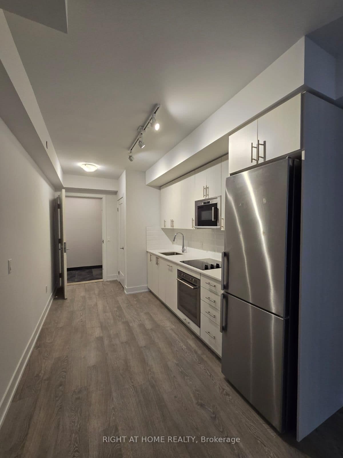 2550 Simcoe Street N, Unit Unit306 - Image 3