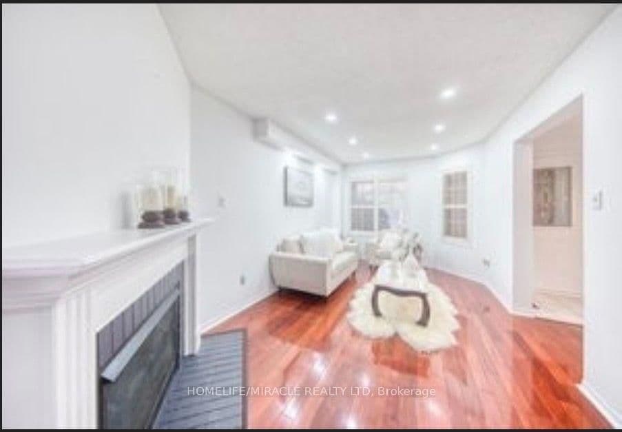 6 Adams Park Gate - Image 2