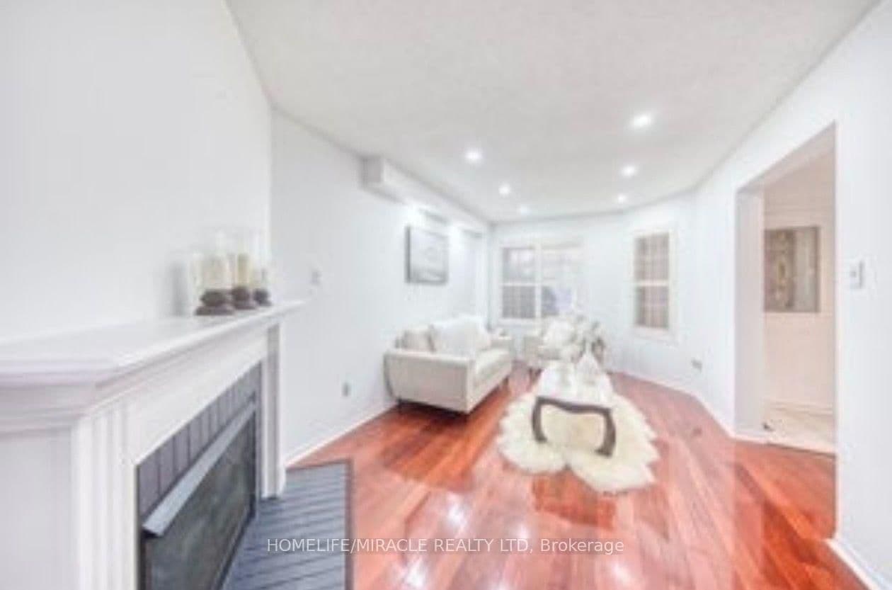 6 Adams Park Gate - Image 6
