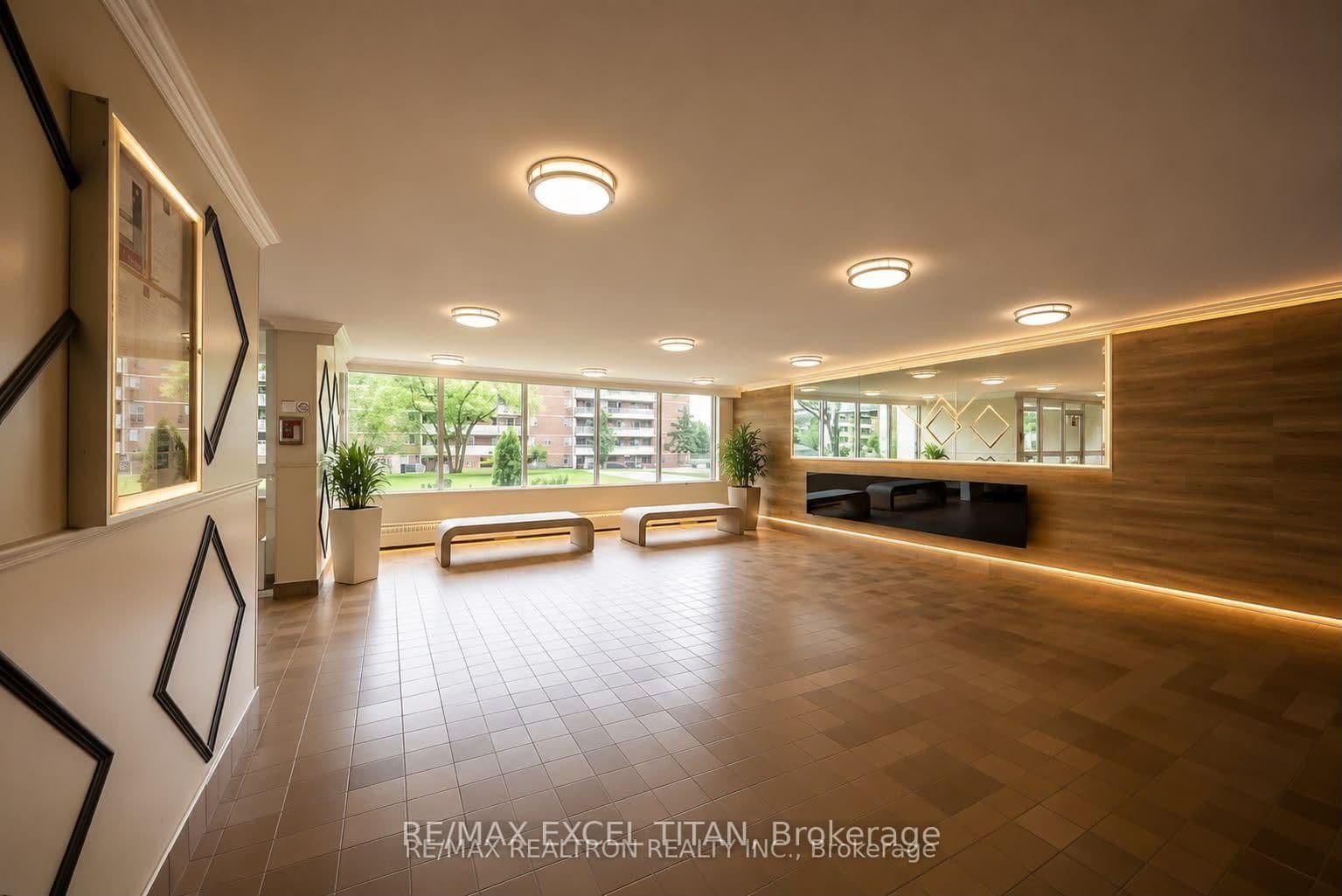 5 Glamorgan Avenue, Unit 910 - Image 2