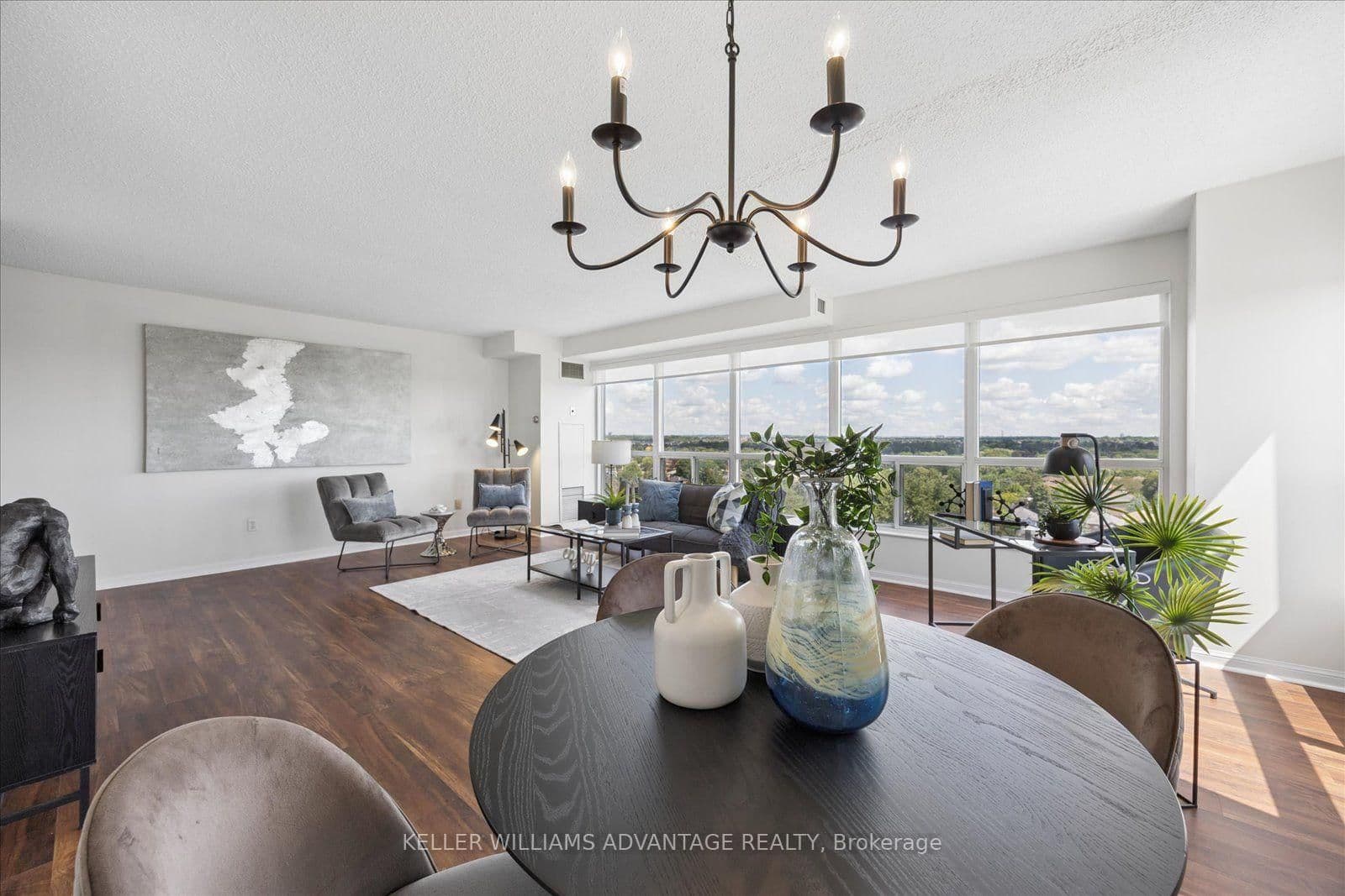 712 Rossland Road E, Unit 903 - Image 3