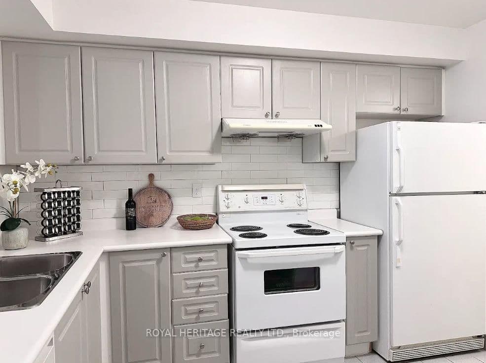 18 Lee Centre Drive, Unit 2110 - Image 6