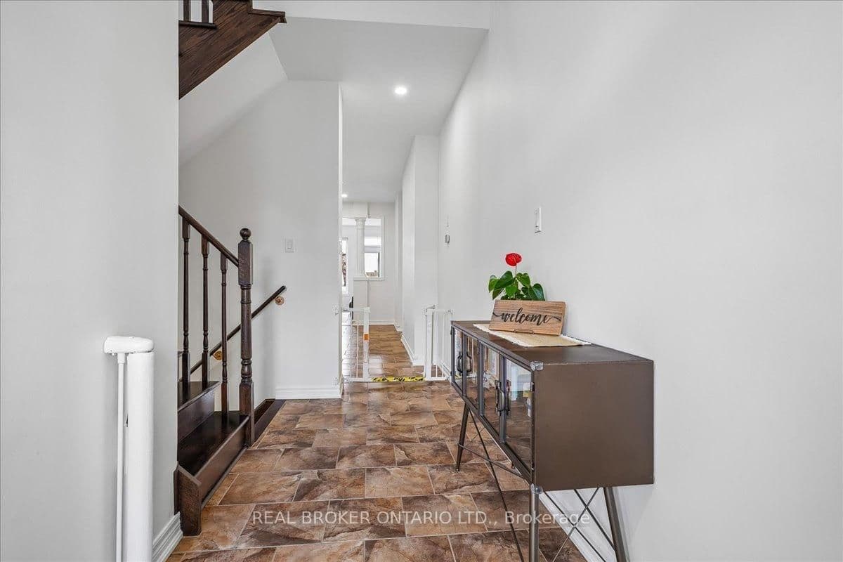 90 Erskine Drive - Image 4