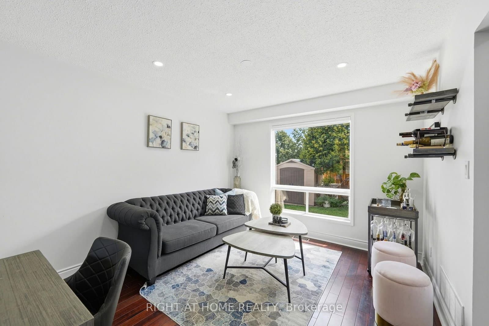 2295 WILDWOOD Crescent - Image 4