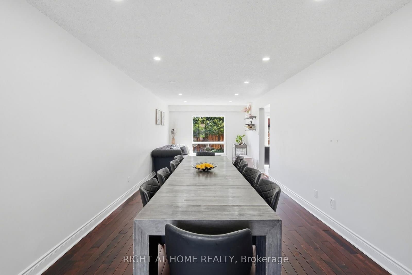 2295 WILDWOOD Crescent - Image 5