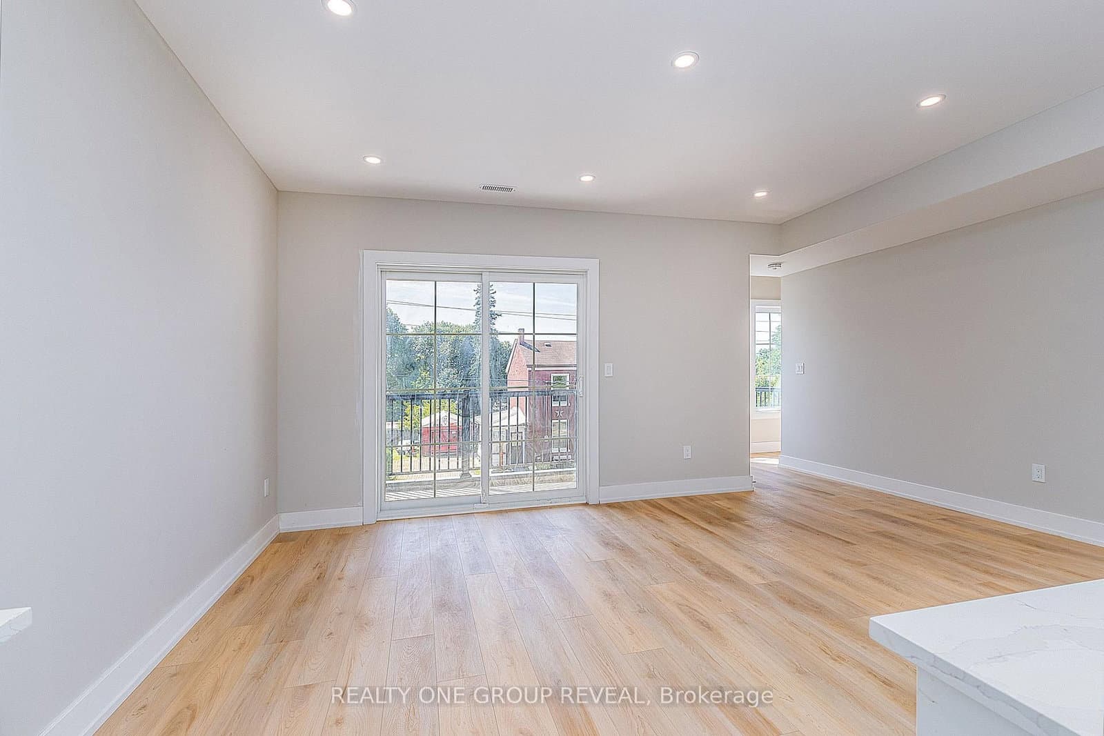 24 Queen Street, Unit 2 - Image 6