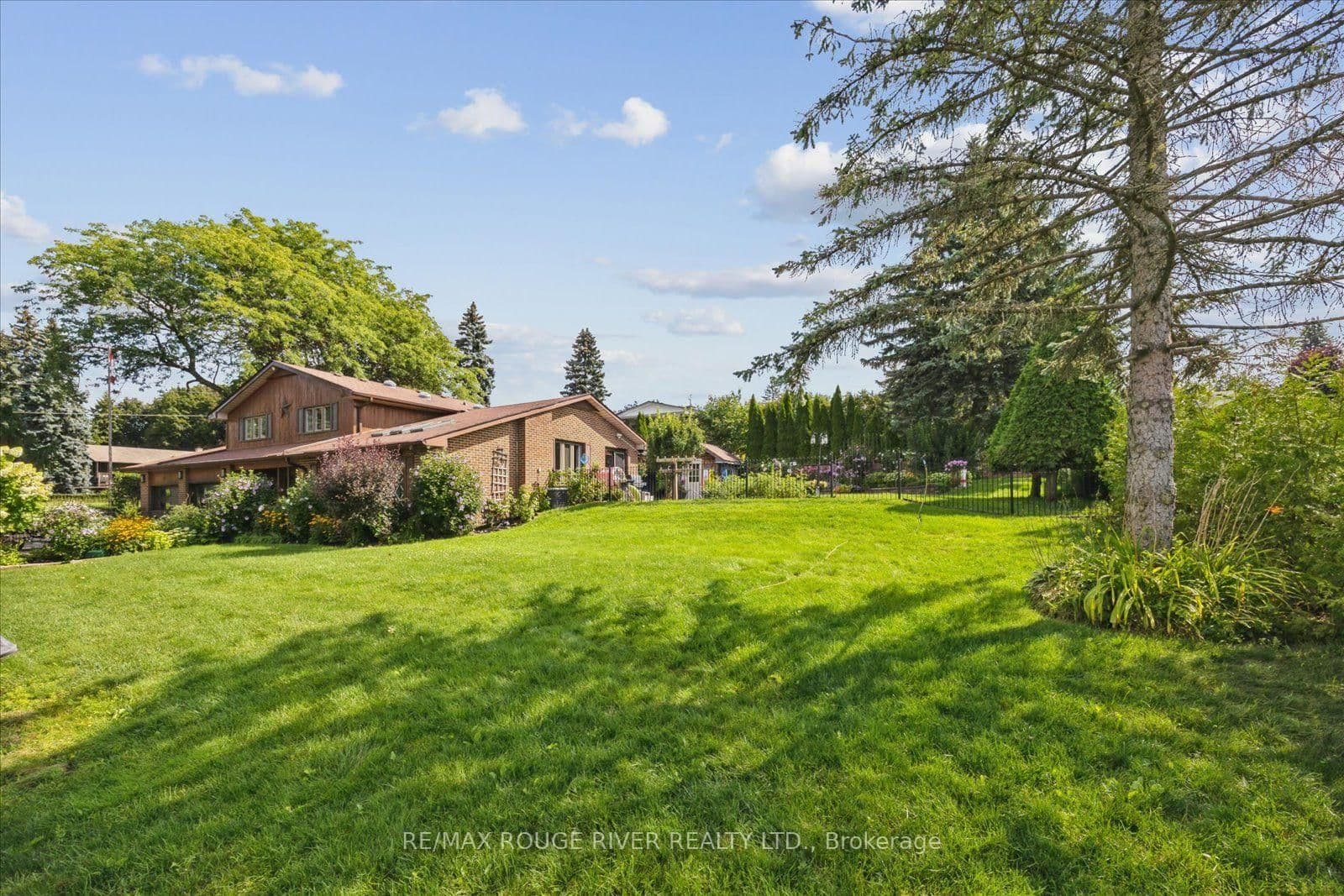 881 Swiss Heights Drive - Image 3