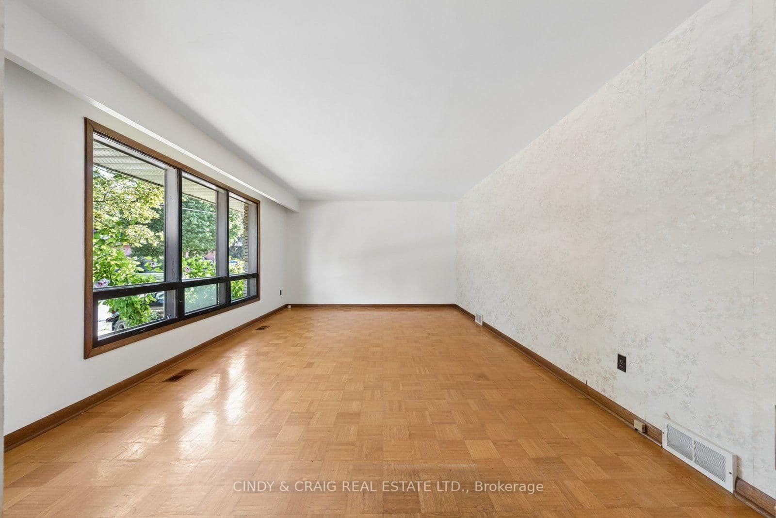 522 Dunkirk Avenue - Image 3