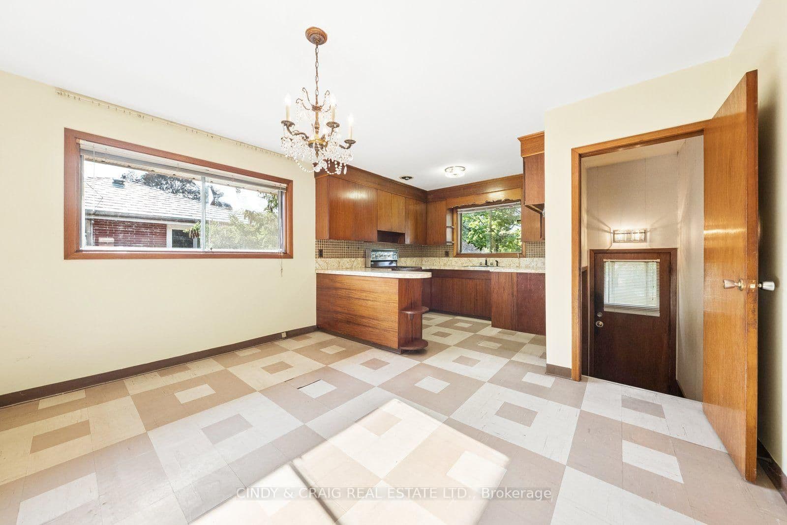 522 Dunkirk Avenue - Image 5