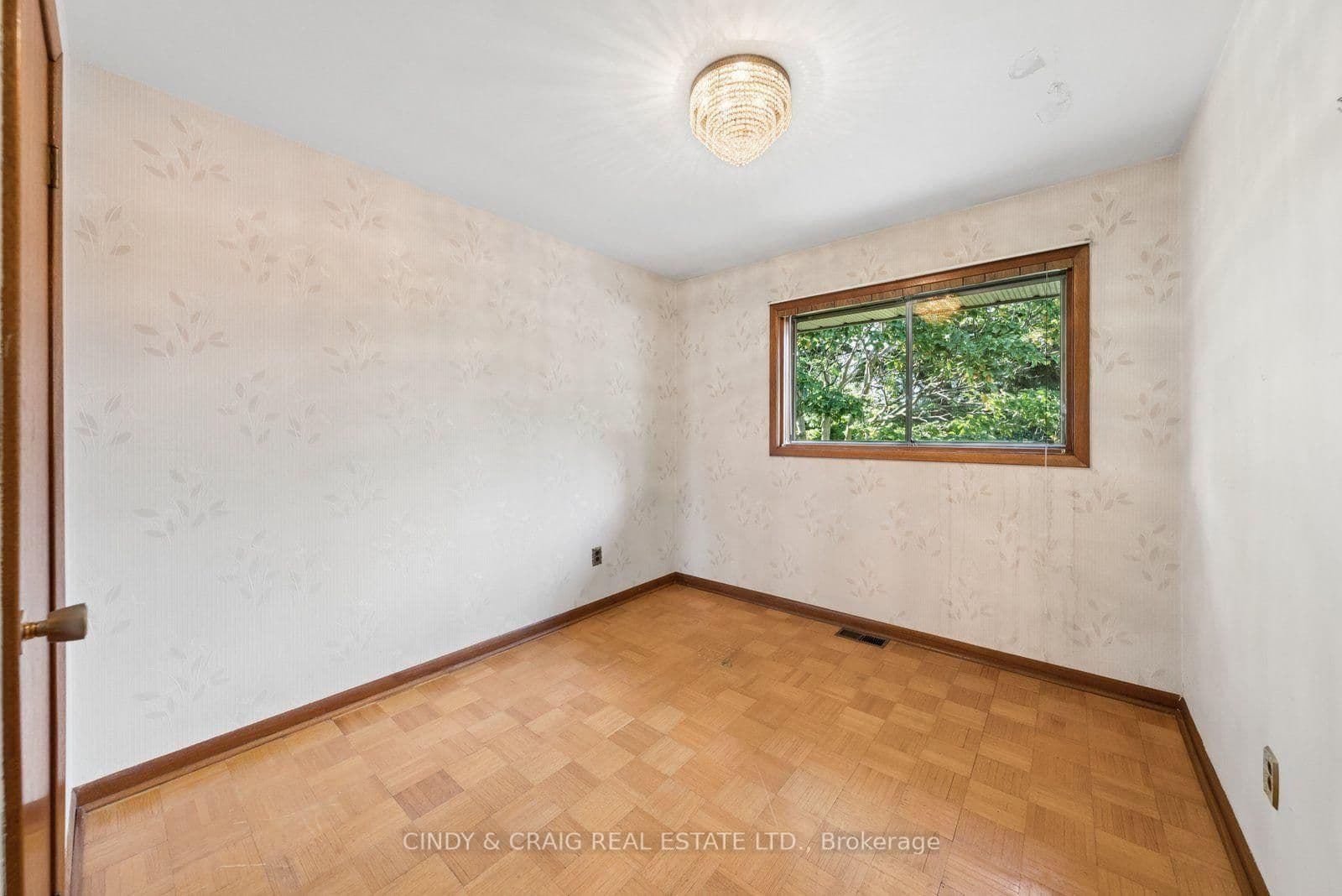 522 Dunkirk Avenue - Image 6
