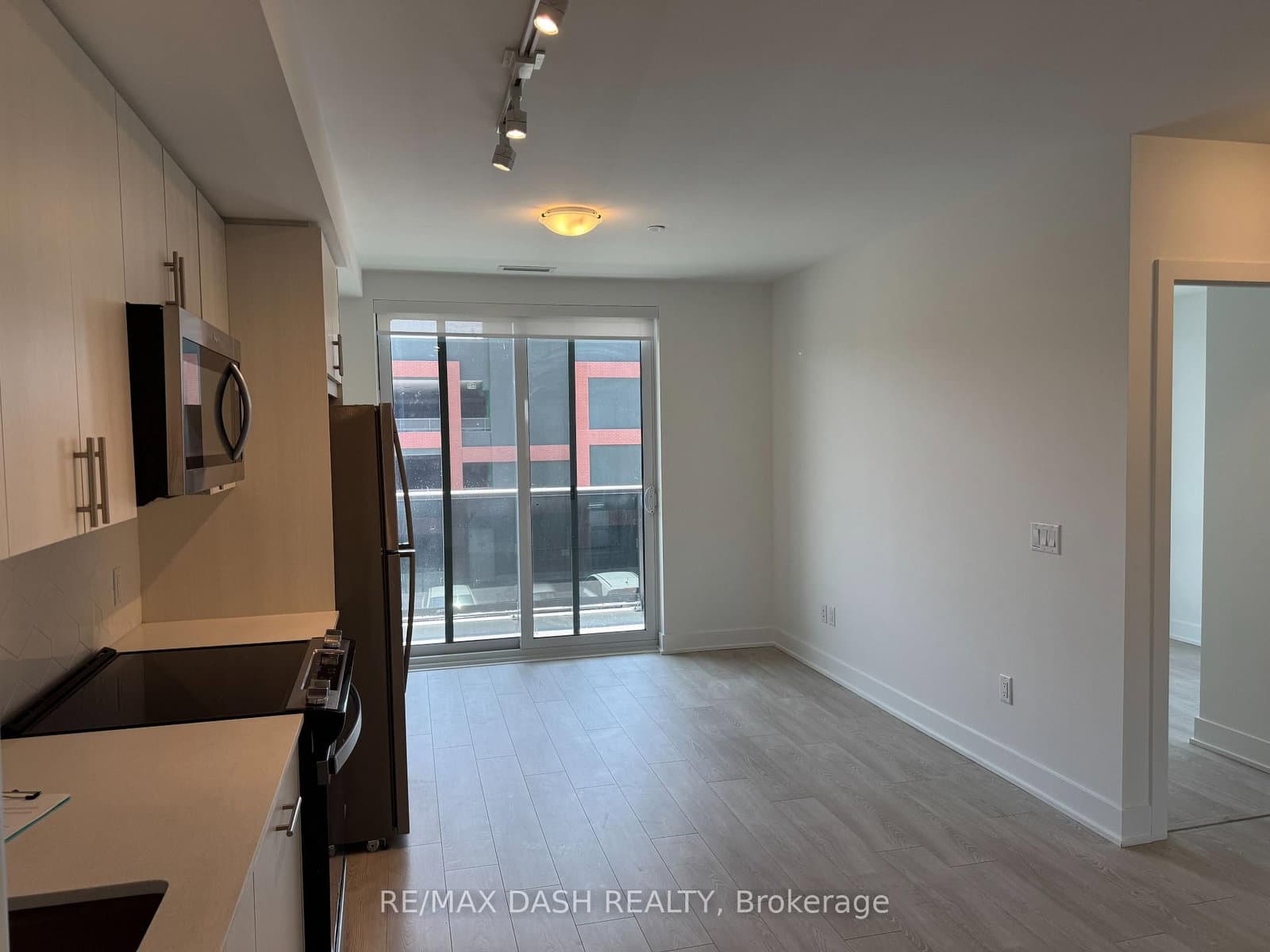 2545 Simcoe Street N, Unit 824 - Image 4