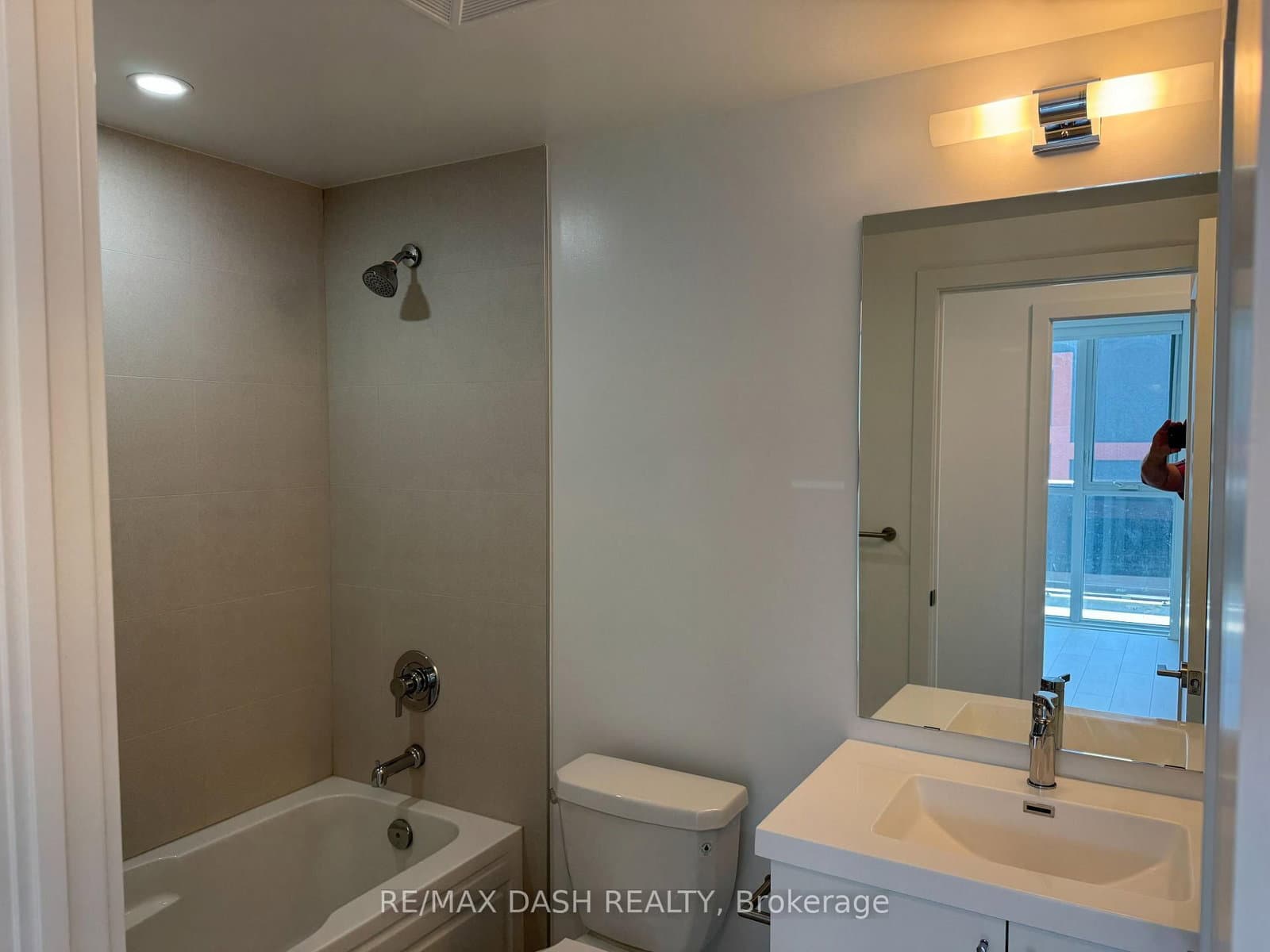 2545 Simcoe Street N, Unit 824 - Image 6