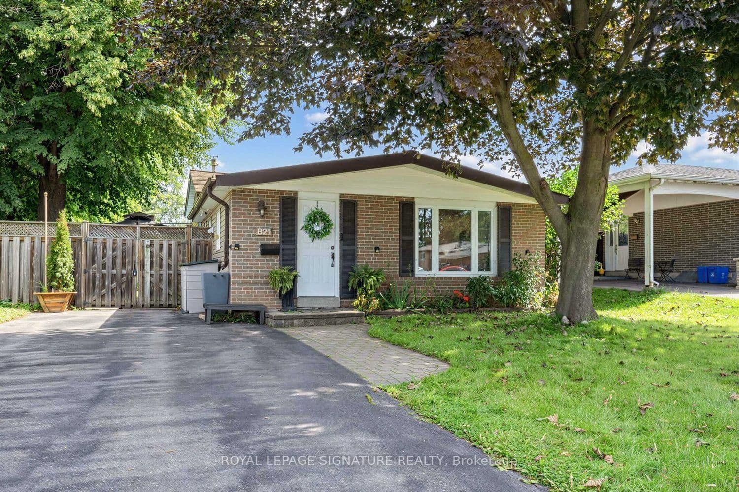821 Krosno Boulevard - Image 2