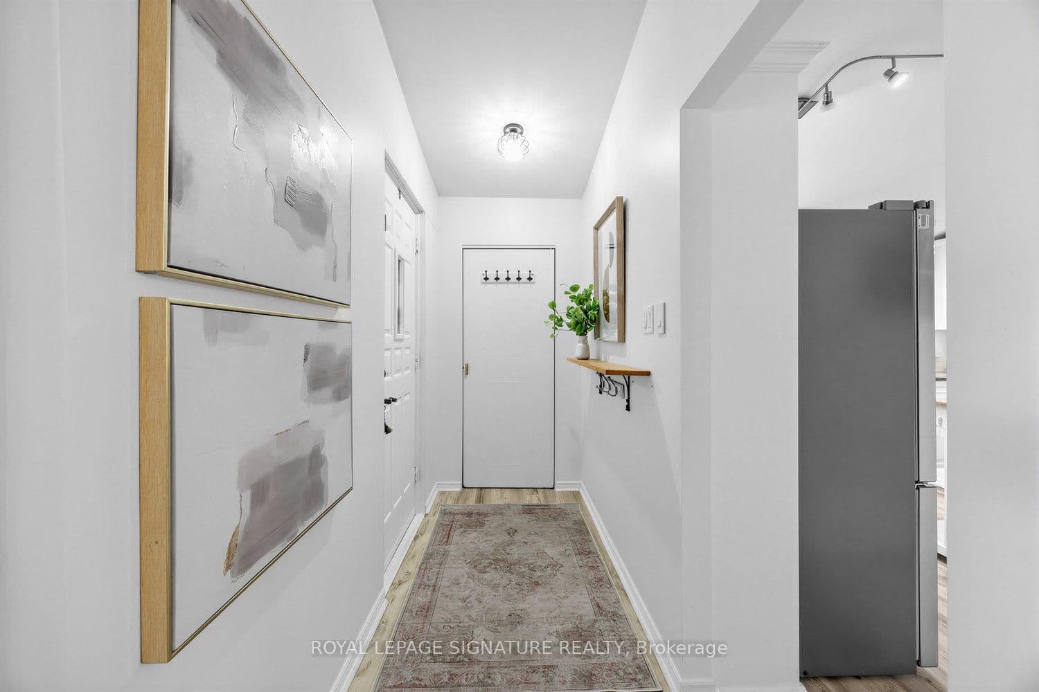 821 Krosno Boulevard - Image 3