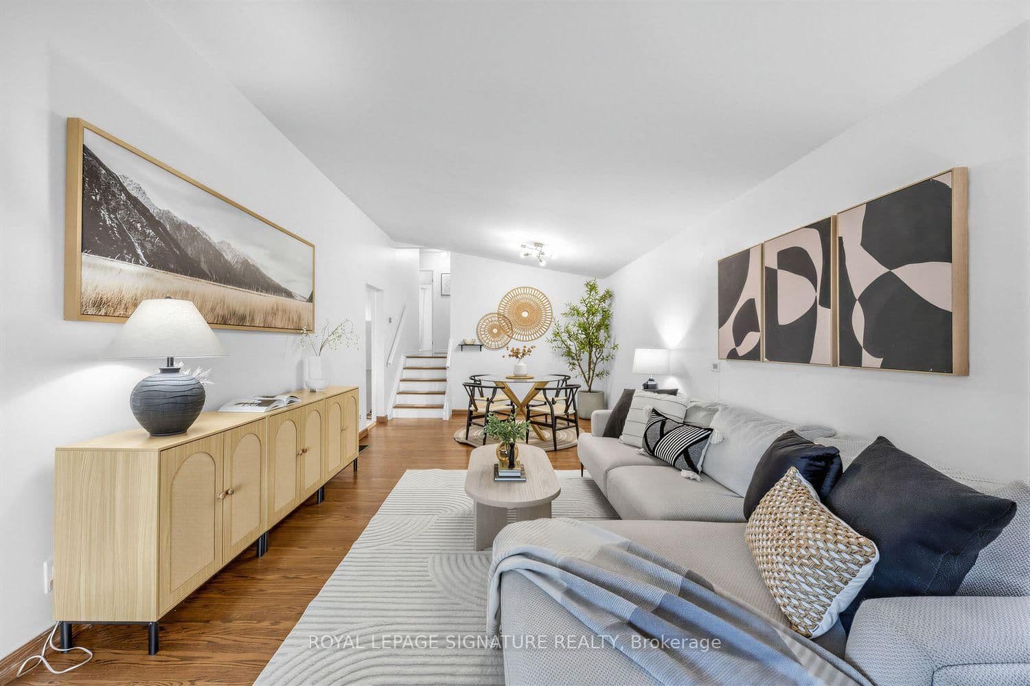 821 Krosno Boulevard - Image 5